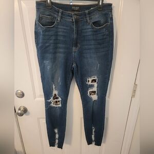 Judy Blue Skinny Leopard Distresed Jeans NWOT- 13/31 size